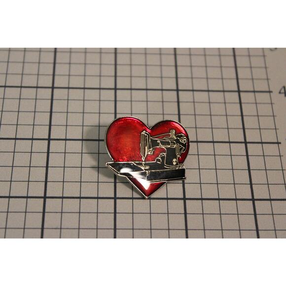 VTG c1980 Littlefoot LTD Red Cloisonne Featherweight Sewing Machine Pin Tie Tack - Picture 3 of 4